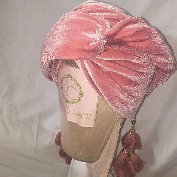 Chic Pink Turban with Tassel Earrings - Picture 4 of 6